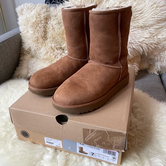 UGG Shoes - UGG Classic Short II Boots in Chestnut